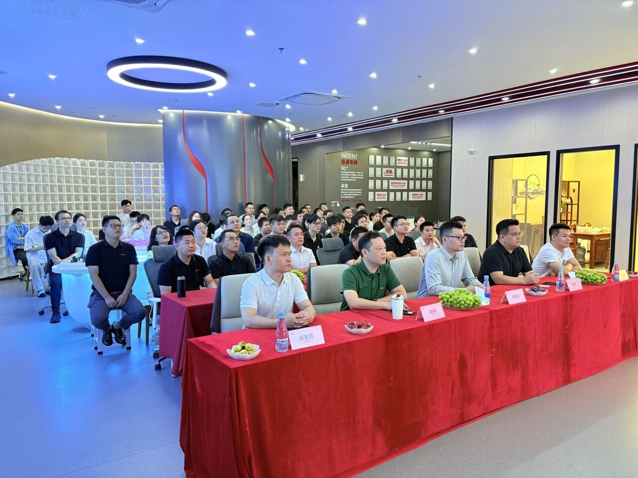 铭记历史开创未来 | 智火柴从阅兵看中国智造底气，以油品监测实力护航 “国之重器” 图1